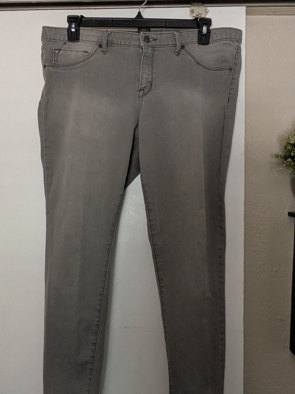 GAP Size 16 Women’s Gray Skinny Jeans